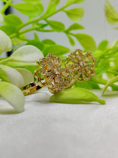 FloraDazzle: Imported Dual-Tone Floral Movable Adjustable Ring