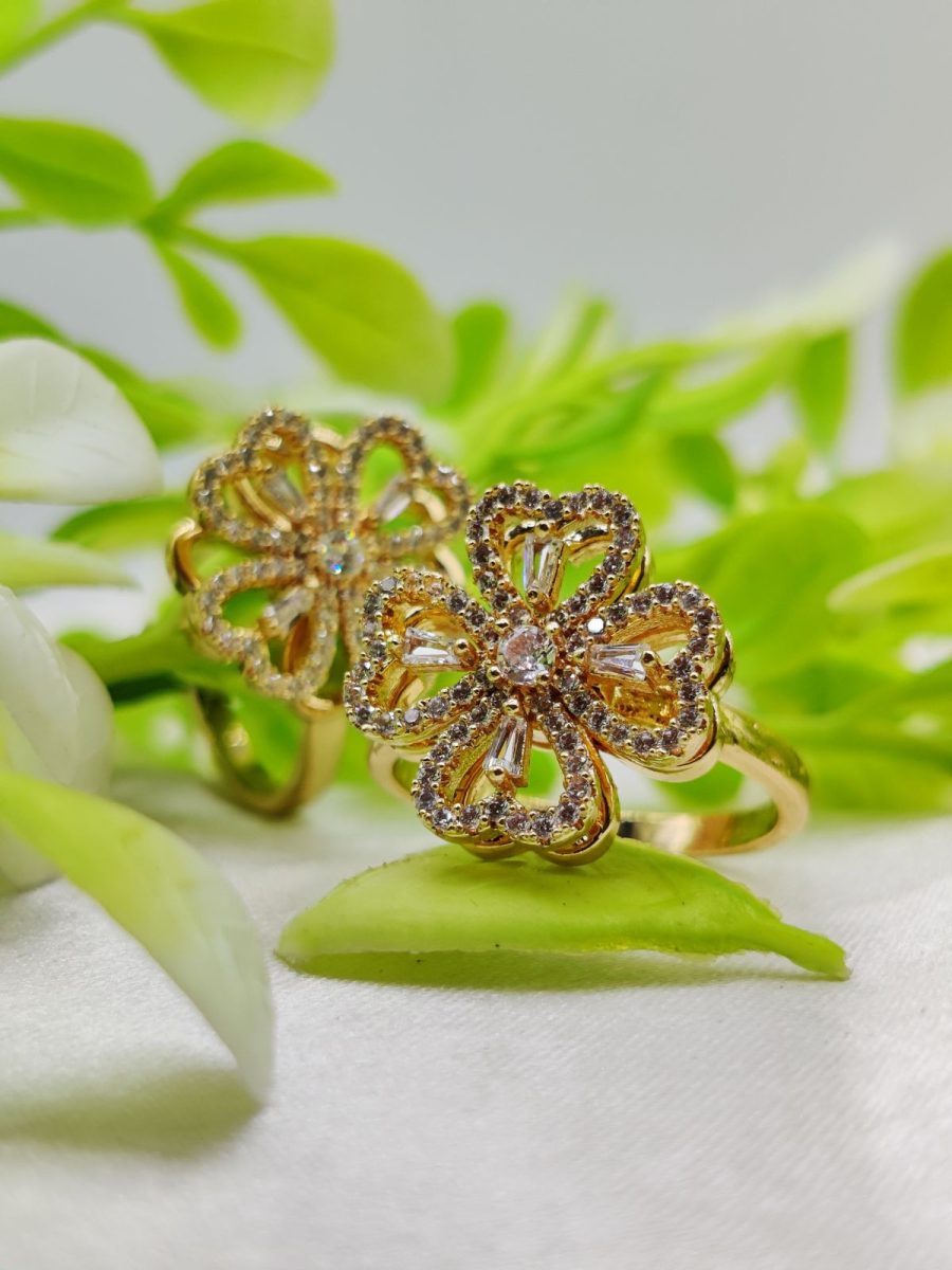 FloraDazzle: Imported Dual-Tone Floral Movable Adjustable Ring